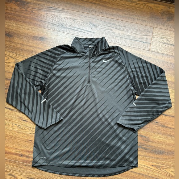 Nike Golf XL Gray and Black Stripe Quarter Zip. - Picture 1 of 4